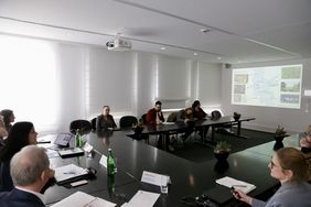 Szene aus der Pressekonferenz zur Wohnungsbauoffensive. Foto: Ingo Lammert