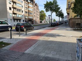 Van-der-Werff-Straße: Auch hier erhält der Rad- und Fußverkehr durch die Aufpflasterung klar den Vorrang. Foto: Amt für Verkehrsmanagement