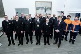 Ehrenamtliche Feuerwehrleute wurden am Donnerstag, 29. Februar, im Rathaus für ihre besondere Arbeit und ihre langjährige Zugehörigkeit zur Freiwilligen Feuerwehr ausgezeichnet, Foto: Gstettenbauer