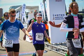 Oberbürgermeister Thomas Geisel nach seinem Zieleinlauf