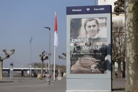 Die Mahn- und Gedenkstätte und Wall haben eine langfristige Kooperation geschlossen: Diese beinhaltet die kostenfreie Bereitstellung von Werbeflächen zur Information über die Aktivitäten der Gedenkstätte; Fotos: Ingo Lammert