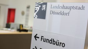 240 Fundsachen kommen am Dienstag, 21. Mai, ab 9 Uhr im städtischen Fundbüro an der Erkrather Straße 1-3 unter den Hammer. Archivbild: Ingo Lammert