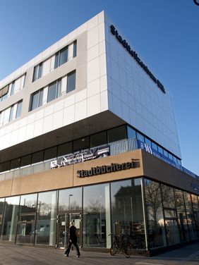Die Bücherei Bilk bietet ab sofort Öffnungszeiten am Wochenende an, Foto: Stadtbüchereien Düsseldorf.