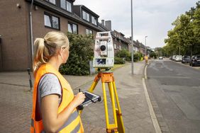Girls'Day am 27. April im Vermessungs- und Katasteramt. Foto: Innenministerium NRW, Vermessung