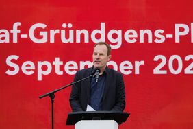 OB Dr. Stephan Keller bei der Eröffnungsrede. Foto: Landeshauptstadt Düsseldorf/Michael Gstettenbauer