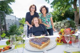 Rosa Löwendahl mit ihren Töchtern Judith Renka (l.) und Ruth Rubinstein. Foto: Melanie Zanin