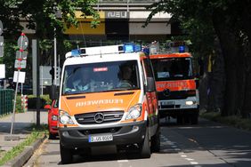 Anrücken der Freiwiliigen Feuerwehr Hubbelrath zum Übungsobjekt. Foto: Jürgen Truckenmüller