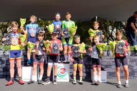 Die Teilnehmerinnen und Teilnehmer des Rennens Schüler U11-U15, © Landeshauptstadt Düsseldorf/Uwe Schaffmeister