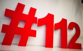 In der Feuerwache 1 twitterte das Social-Media- und Presseteam der Feuerwehr Düsseldorf acht Stunden lang die Einsätze der Kollegen.