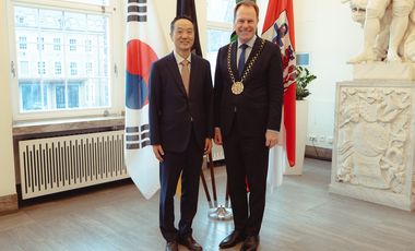 Der Leiter der Bonner Außenstelle der Botschaft der Republik Korea, Chul-hwan Byun, wurde am Mittwoch, 19. August 2026, von Oberbürgermeister Dr. Stephan Keller empfangen. Foto: LHD