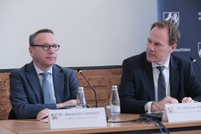 NRW-Justizminister Dr. Benjamin Limbach (l.) und Oberbürgermeister Dr. Stephan Keller. Foto: Michael Gstettenbauer
