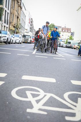 OB Thomas Geisel fuhr mit Medienvertretern Teile des neuen Radwegnetzes ab. Foto: Melanie Zanin