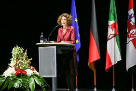 Rachel Salamander wurde im Rahmen eines Festaktes im Düsseldorfer Schauspielhaus mit dem Heine-Preis 2020 der Landeshauptstadt Düsseldorf ausgezeichnet. Foto Zanin