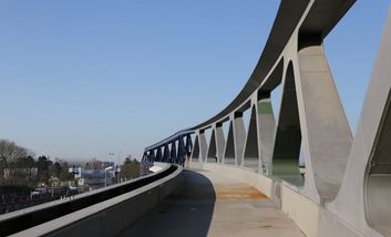 Die Stahlbaugrundmontage der Brücke erfolgt in neun Verschüben bis zum Spätsommer 2022. Foto: Ingo Lammert 