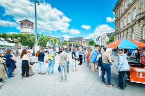 Die Vorbereitungen für den Rad-Aktionstag 2026 laufen. Das Archivfoto zeigt das bunte Treiben am Rathausufer, Ecke Burgplatz im Vorjahr. Archivfoto: Amt für Verkehrsmanagement