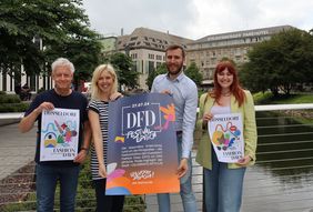 V.l.: AMD-Professor Martin Breuer, Theresa Winkels, Leiterin der Wirtschaftsförderung, Florian van den Broek, Wirtschaftsförderung, Studierende Anna Lena Kühn; Foto: Landeshauptstadt Düsseldorf