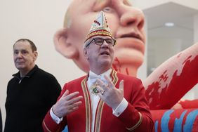 Lothar J. Hörning, Präsident des Comitee Düsseldorfer Carneval e. V., ordnete die Ausstellung "Jacques Tilly. Freigeist - 200 Jahre Comitee Düsseldorfer Carneval e. V." aus karnevalistischer Sicht ein.