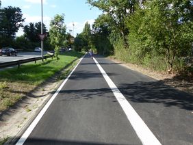 Radfahrer können am Kennedydamm nun komfortabel auf einem 2,25 Meter breiten Radweg fahren. Foto: Amt für Verkehrsmanagement