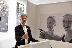 Bürgermeister Josef Hinkel hielt ein Grußwort zur Eröffnung der Ausstellung "Gesichter des Lebens". Foto: Ingo Lammert