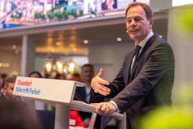 Oberbürgermeister Dr. Stephan Keller bei seiner Präsentation "Düsseldorf. OFFENsiv. Jetzt die Zukunft planen" am zweiten Messetag, 5. Oktober, auf der Immobilienmesse Expo Real in München; Fotos: Gongoll
