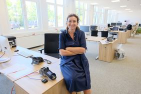 Amtsleiterin Miriam Koch freut sich über die neuen, lichtdurchfluteten Büros