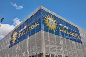 Außenansicht der MERKUR SPIEL-ARENA; Foto: D.LIVE/ Peter Weihs