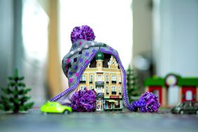 In der Online-Veranstaltung informieren Experten umfänglich zum Thema Gebäudesanierungen. Foto: Landeshauptstadt Düsseldorf/dot.blue-communication & design