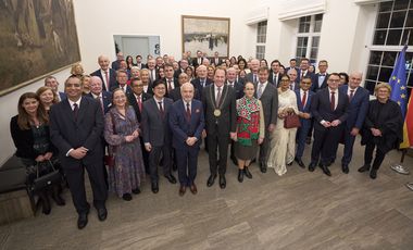 Mehr als 40 Vertreterinnen und Vertreter des Konsularischen Korps sowie ihre Begleitungen kamen am Donnerstag, 15. Januar 2026, zum Neujahrsempfang von Oberbürgermeister Dr. Stephan Keller. Foto: LHD/Claus Langer