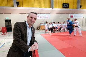 OB Thomas Geisel begrüßte die Aktiven und Zuschauer der Talentiade 2019; Foto: Gstettenbauer