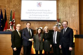 V.r.n.l.: OB Dr. Keller mit Dr. Horowitz, Vorsitzender der Jüdischen Gemeinde, Jacquelyn Altman, Naomi Wise, Nathanael Liminski, NRW-Minister für Bundes- und Europaangelegenheiten, Internationales und Medien, und Landtagspräsident Kuper. Foto: Lammert