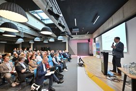 Oberbürgermeister Dr. Stephan Keller beim vierten Netzwerkveranstaltung des Düsseldorfer Klimapaktes mit der Wirtschaft am Dienstag, 27. Februar. Foto: Michael Lübke