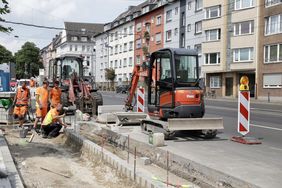 Die Radwegebaustelle Auf'm Hennekamp ist nur eines von verschiedenen Bauprojekten, die das Amt für Verkehrsmanagement extra in der verkehrsärmeren Zeit der Sommerferien ausführen lässt. Foto: Ingo Lammert