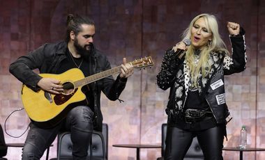 40 Jahre Gleichstellung in Düsseldorf - das wurde am Sonntag, 8. März, anlässlich des Internationalen Frauentags im ausverkauften Schauspielhaus gefeiert. Special Guest: Metal-Queen Doro Pesch, Foto: David Young.