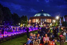 Nacht der Museen 2022: Auch in diesem Jahr war der Ehrenhof wieder ein Publikumsmagnet. Foto: kce Marketing/Markus van Offern