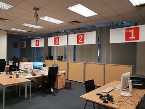 Innenansicht des Service Points auf der Willi-Becker-Allee 10, Foto: Farina Marx.