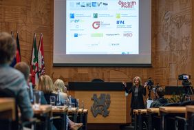 Die Ökoprofit-Auszeichnungsveranstaltung fand in diesem Jahr teil-digital im Plenarsaal des Rathauses statt.