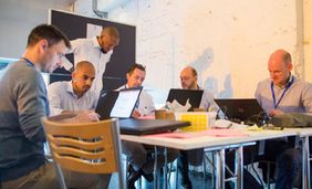 Auf der Smart City Challenge in Düsseldorf entwickelten zehn Projektgruppen zwei Tage lang ihre digitalen Ideen für urbane Räume.