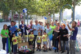 Stadtdirektor und Sportdezernent Burkhard Hintzsche und Gesundheitsdezernent Prof. Dr. Andreas Meyer-Falcke erläuterten gemeinsam mit den beteiligten Partnern Programm und Vorteile des Bewegungsmonats; Foto: Lammert