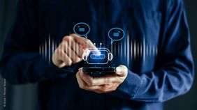 Das Steueramt baut seine Erreichbarkeit mittels KI-Voice-Bot weiter aus: Die virtuelle Sprachassistentin "Kira“  bietet ab sofort auch die Beantwortung von Fragen zur Grundsteuer an; Foto iStock - Pannipa Tansout