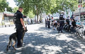 Landeshauptstadt Düsseldorf, MelEin gemeinsamer Einsatz von Polizei, Bundespolizei und Ordnungs- und Servicedienst der Landeshauptstadt auf dem Worringer Platz richtete sich im Schwerpunkt gegen den Drogenhandel.anie Zanin