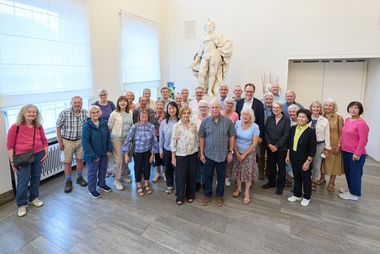 Oberbürgermeister Dr. Stephan Keller hat eine rund 20-köpfige kirchliche Delegation aus der britischen Partnerstadt Reading am Dienstag, 25. August 2026, im Rathaus empfangen. Foto: Stadt Düsseldorf/Claus Langer
