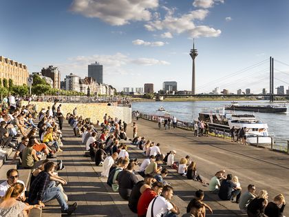 Freitreppe am Rhein; Foto: Visit Düsseldorf