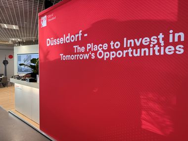 Die Landeshauptstadt Düsseldorf präsentiert sich auf der Immobilienmesse MIPIM erneut als stabiler Wirtschafts- und dynamischer Immobilienstandort. Um 12 Uhr kann die Präsentation des Oberbürgermeisters live verfolgt werden. Foto: LHD