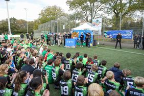 Rund 200 Kinder waren zur Anlage des SV Wersten 04 gekommen, um "Everybody's Heimspiel" zu feiern