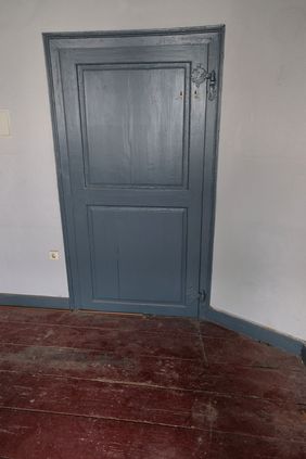 In dem ehemaligen Wohnhaus der Schumanns sind unter anderem die historischen Dielen, die aus der Zeit um 1800 stammen, erhalten; Foto: Michael Gstettenbauer