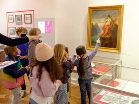 Die Kindermuseumsnacht 2022, hier ein Angebot im Heinrich-Heine-Institut; Foto: Uwe Schaffmeister