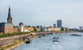 Blick auf den Rhein und die Altstadt © Visit Düsseldorf