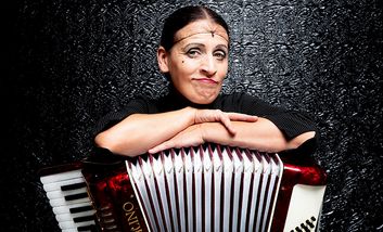 Foto von La Signora – Carmela de Feo