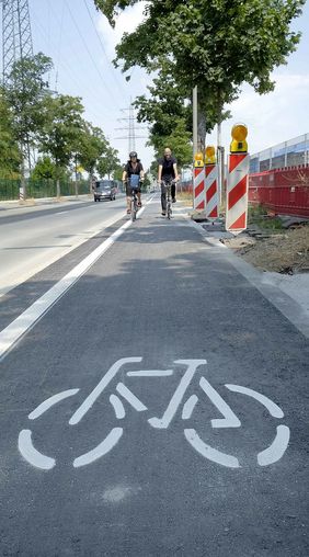 Der neue Radweg Oerschbachstraße ist eröffnet. Foto: Wilfried Meyer 