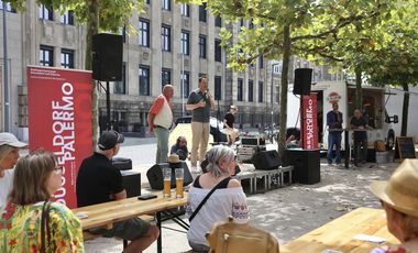 OB Dr. Stephan Keller das Palermo-Fest gemeinsam mit Michael Kortlaender, Vorsitzender Verein Düsseldorf-Palermo (Landeshauptstadt Düsseldorf/Ingo Lammert)